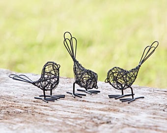 Juego de tres mini adornos de pájaros de alambre - Decoración para exterior e interior - Escultura de metal - Para el jardín