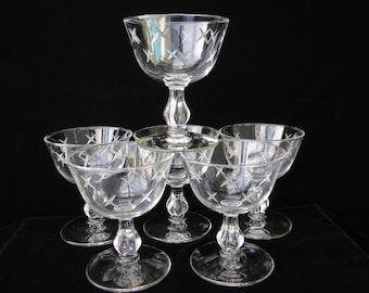 Mid Century Set of 6 Etched Starburst Cocktail Glass, Mint Condition. Modern Retro