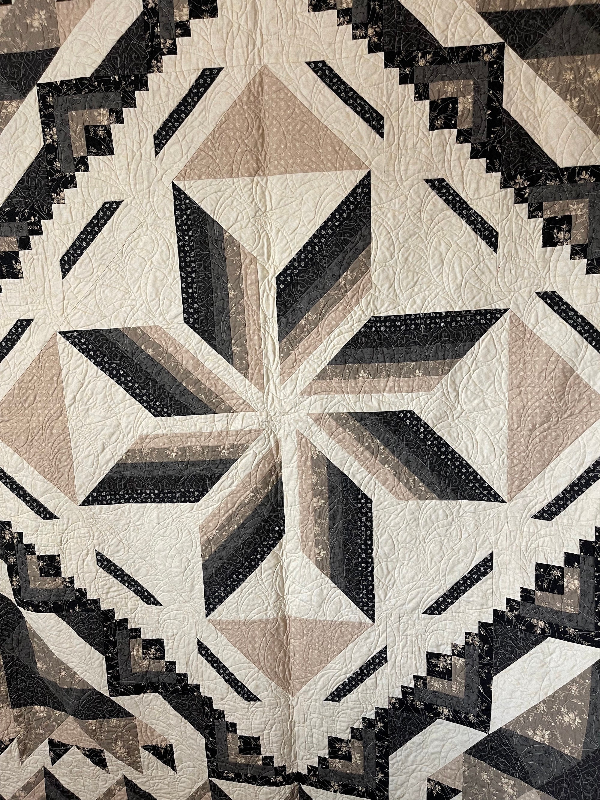 Beautiful Black and Tan Quilt - Etsy