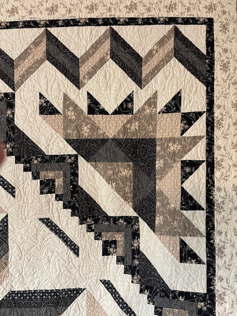 Beautiful Black and Tan Quilt - Etsy