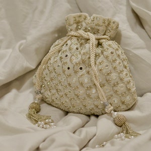 &quot;Diwali Tasche, handgefertigte Spiegelarbeit Potli Tasche: Elfenbein Braut-Clutch.&quot;