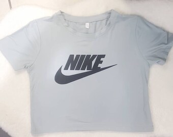 nike crop top outfit