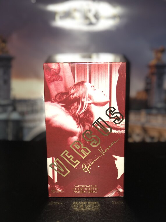 VERSUS DONNA Versace, 3.4 fl.oz 100 ml. Eau De Toilette spray, 1992 Vintage Original NiB VERSUS DONNA Versace, 3.4 fl.oz 100 ml. Eau De Toilette spray, 1992 Vintage Original NiB