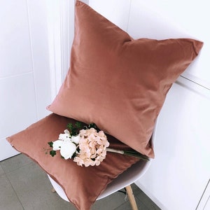 Set of 2 Luxury Dusky Pink Velvet Cushion  Covers - 55x55cm (Large)