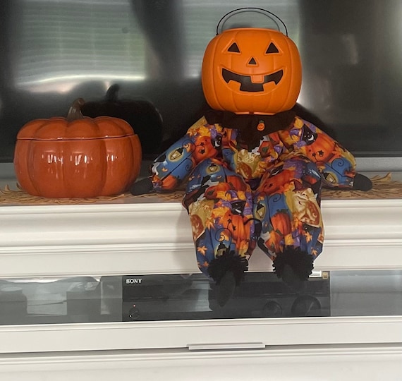 Jack-O-Lantern Tie - Halloween Pumpkin Men's Necktie In 100% Microfiber