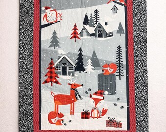Machine Quilted Christmas Woodland Quilt 48"x33"