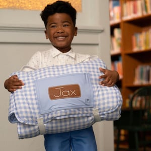 Tapis de sieste pour tout-petit, tapis de sol pour garçons, tapis de sommeil pour enfants pour l'école, la garderie, préscolaire, préscolaire, personnalisé, brodé, vichy bleu