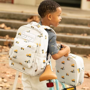 Sac à dos pour garçons, cartable, sac à lunch, construction, monogramme, personnalisé, brodé, enfants, sac à dos, construction, camions, gris