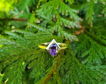 Amethyst 10k Yellow Gold Diamond Shaped Ring