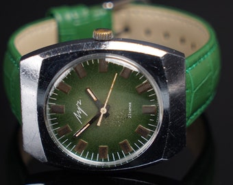 Luch 23 Jewels gilded movement USSR Wristwatch caliber 2209 Soviet Union ЛУЧ watch 1970s