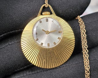 Chaika neck pendant gold plated 17 Jewels CCCP Wristwatch caliber 1601A watch часы Чайка 1980s