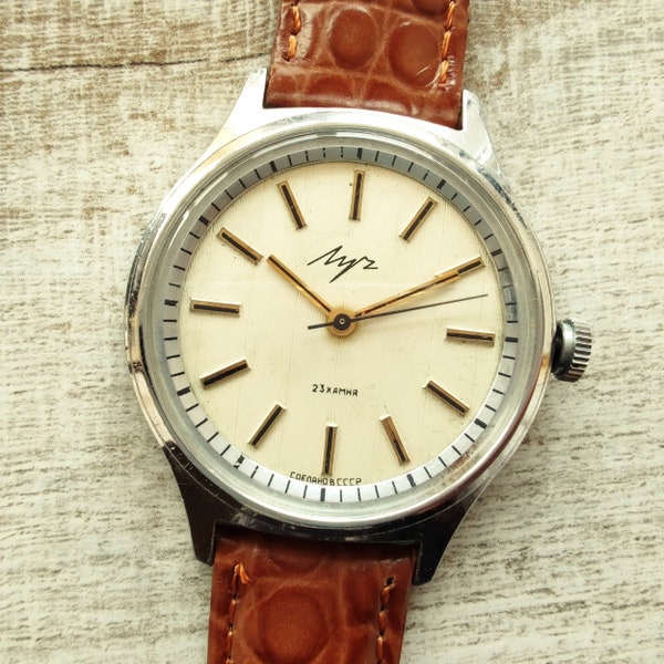 Luch 23 Jewels gilded movement USSR wristwatch caliber 2209 Soviet Union ЛУЧ watch 1980s