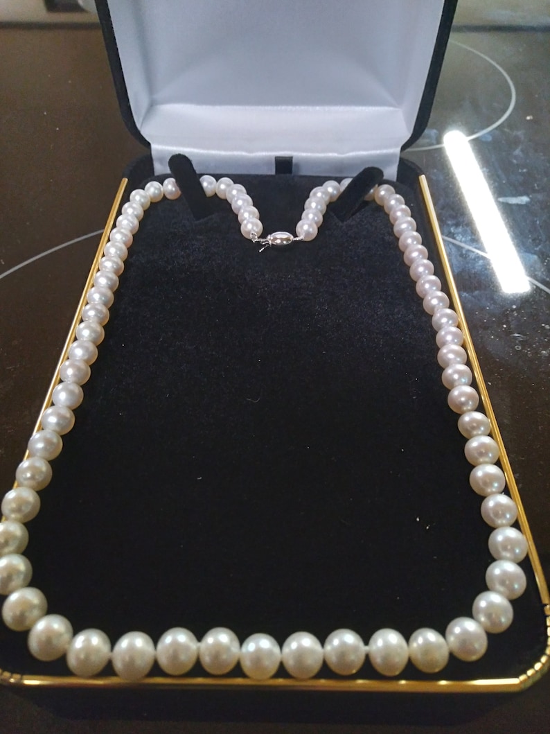 White 8mm Pearls FREE SHIPPING Vintage 20 Pearl Necklace 18kgp clasp