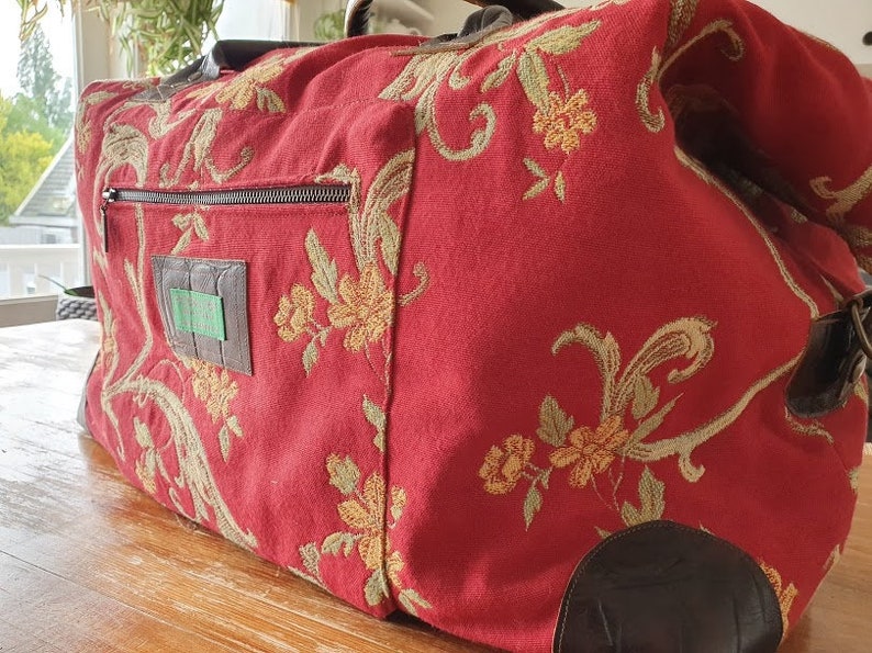Duffel bag Travelbag carry-on baggage Handmade Vintage Tapestry /& Repurposed Leather Carpet bag Weekend bag Overnight handluggage