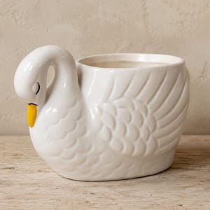 Vintage White Ceramic Swan Figurine Cottagecore Whimsy Decor – Small Bird Shelf Accent Display Trinket Shelf Dish Succulent Pot