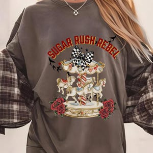 Comfort Colors® Zuckersüßes Rebel-Karussell-T-Shirt, verträumtes Rock-Shirt, Vintage-Messegrundstück, kokette Retro-Ästhetik, trendiges Hemd, Gen Z
