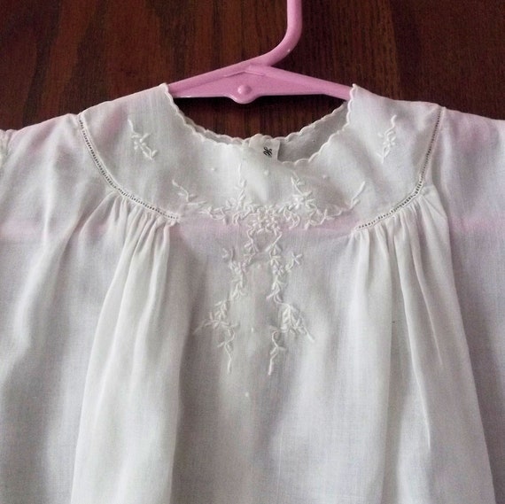 Baby Dress, Long, Embroidered, Vintage 1940's, 19… - image 3