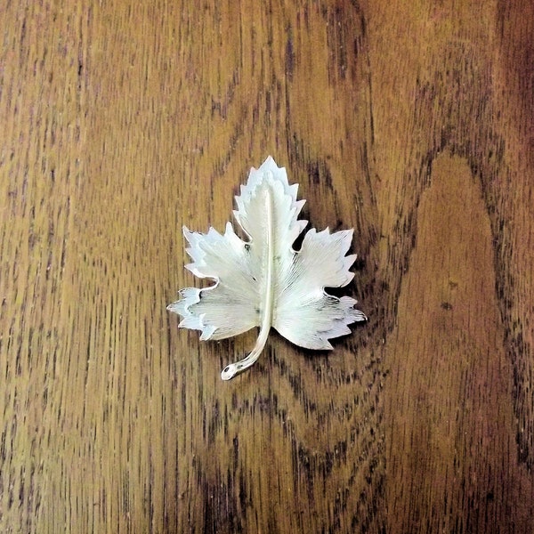 Sarah Coventry Maple Leaf Brooch,  Vintage Retro