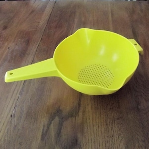 Colander Strainer, Vintage Tupperware #1523