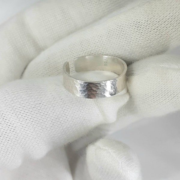 Bague réglable martelée en argent massif. Bague de pouce en argent sterling 925. Réglable de la taille N à Q. (5 mm de large) #2