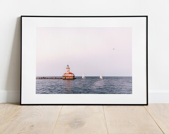 シカゴ港の灯台と帆船のプリント：ミシガン湖の風景（即時ダウンロード）