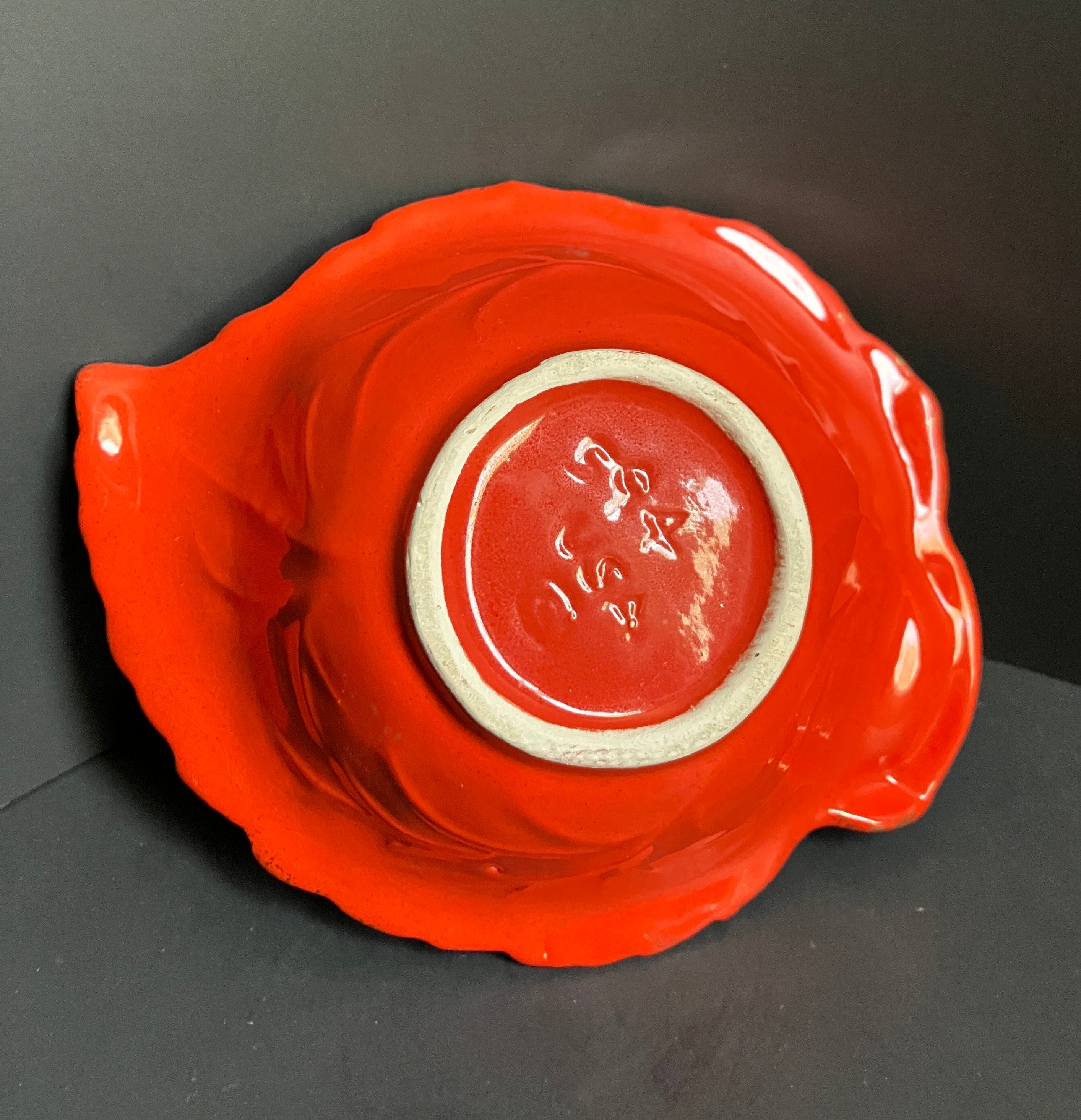 ヴィンテージ カリフォルニア陶器 リーフボウル：赤オレンジに金の