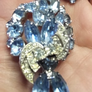 Jewelry, Weiss Signed Vintage Pin and Earring set, blue and clear rhinestones