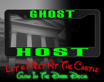 Marco para matrícula inspirado en Disney que brilla en la oscuridad inspirado en una mansión embrujada de fantasmas.