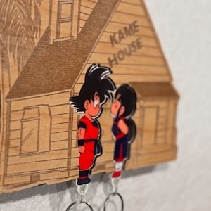 Kame House Engraved Wood Key Holder with Detachable Keychains