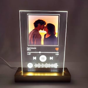 Illuminated music sign with Spotify song and personalized photo, original gift idea for any special occasion