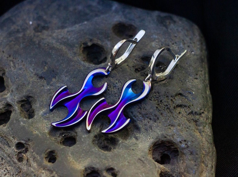 Dual Daggers Cosplay Jewelry Water Elemental Magical Titanium Earrings Blue Silver Shock Wave Space Inspired Jewellery Sands of Time
