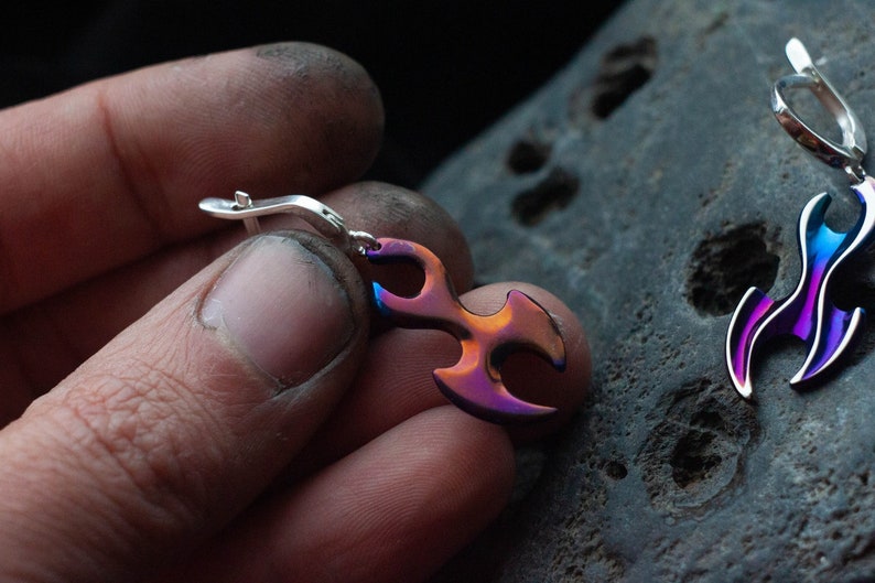 Dual Daggers Cosplay Jewelry Water Elemental Magical Titanium Earrings Blue Silver Shock Wave Space Inspired Jewellery Sands of Time