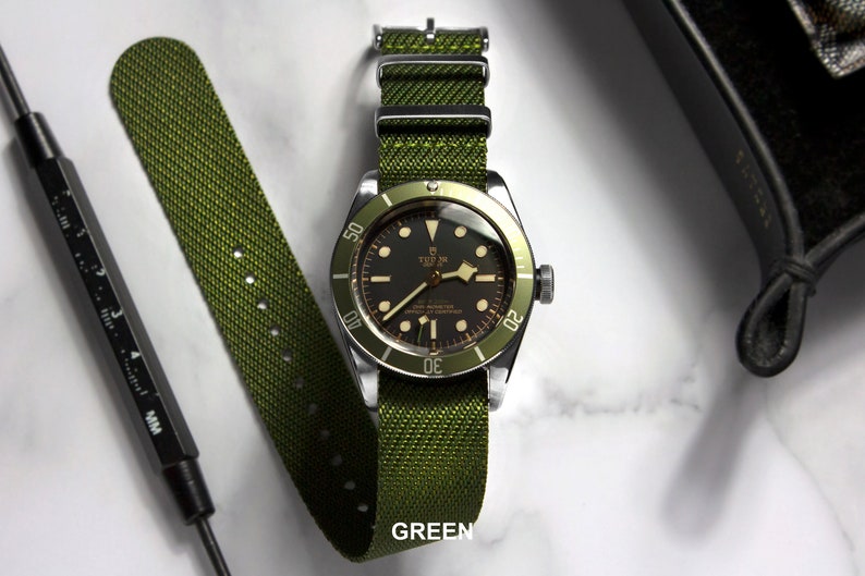 Collection Tudor Twill Vert, gris, kaki, bleu, bracelet de montre monobloc 20 mm et 22 mm Green