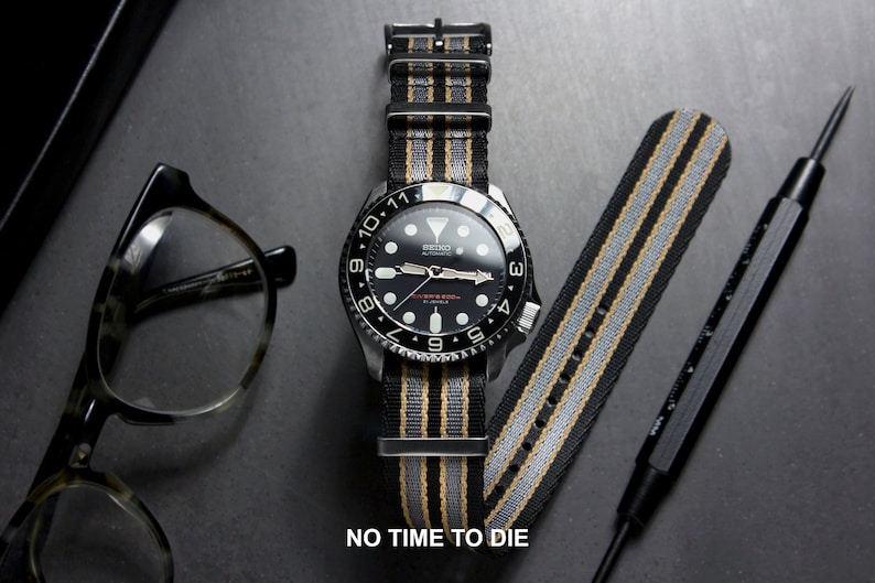 Premium Bond Kollektion No Time To Die, Spectre, Goldfinger, Uhrenarmbänder 20 mm & 22 mm No Time To Die