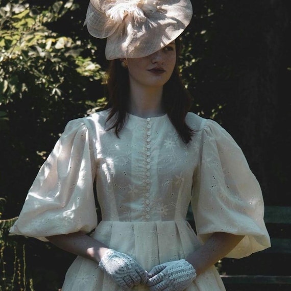 Victorian Milk Cream Wedding Dress