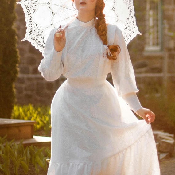 cotton on daisy dress Edwadrian Tea White Day Dress From Eyelet With Embroidery, Linen Lace and Shell Buttons, Suffragette Gibson Girl Style Royal High Slit One Size:size 3 with train Best Sellers NH Week 40 Ladies dresses Floral daisy print dress