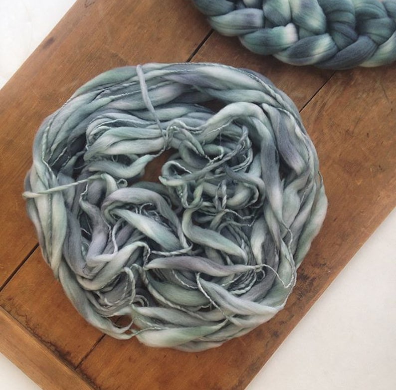 Green Gradient Thick-and-thin Handspun Handdyed yarn e Pastel color Textured Artyarn Merino wool Newborn props Chunky Blanket