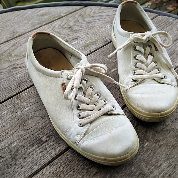 white sneakers vintage