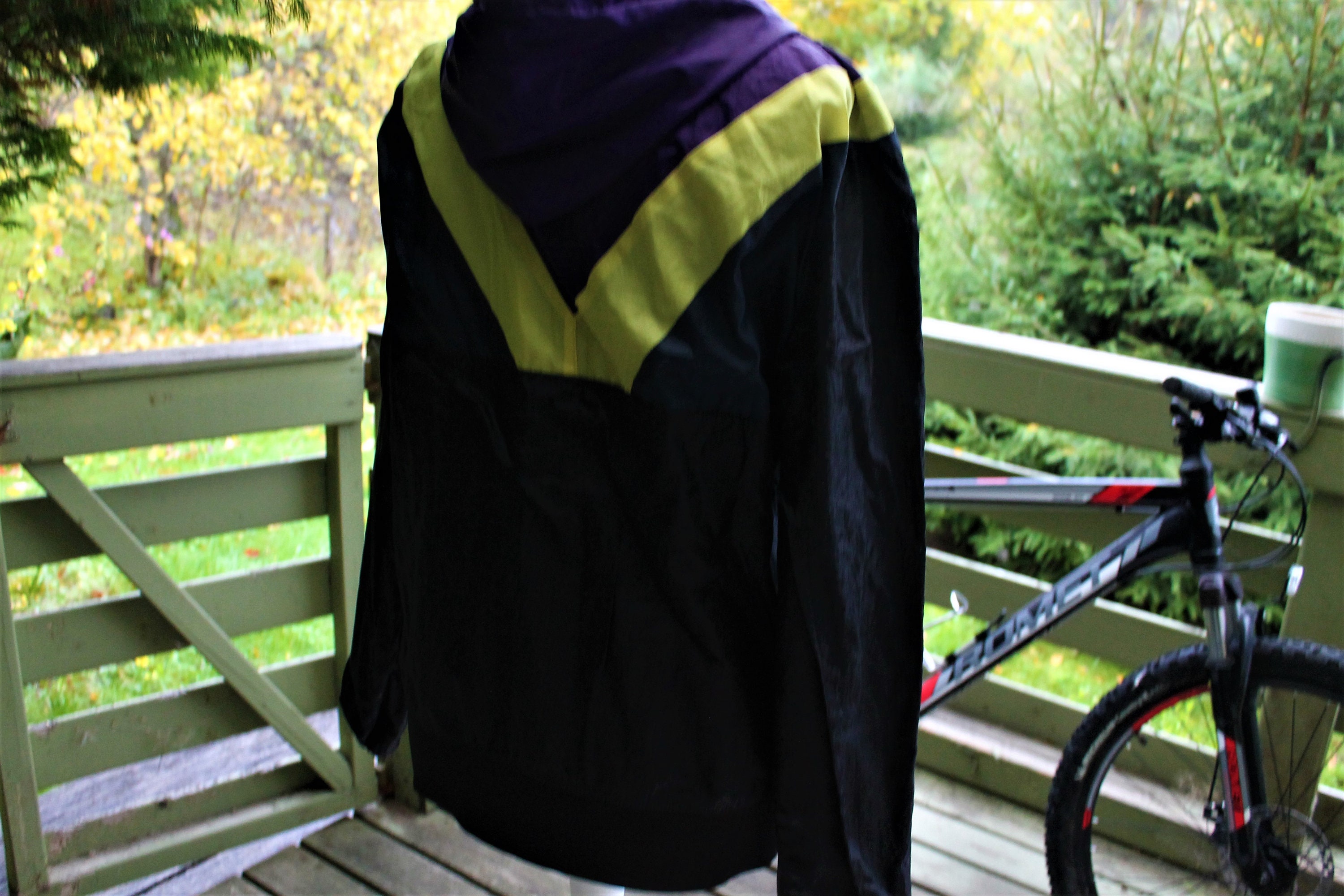 ASICS Vintage Running Windbreaker Jacket Black Purple Sz M