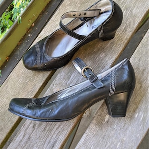 Vintage pumps women leather Gabor with stripe medium heels black Size 6.5 UK/40 EU/ 9 US