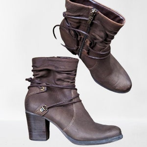 Vintage bruine enkellaarsjes schoenen medium hakken vrouwen suède leer nubuck Tamaris Maat 37 EU / 4 UK / 6.5 US
