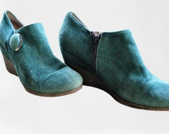 Green suede leather women shoes vintage platforms gift for her Size 38 EU/ 7.5 US/ 5 UK/ 24.5 cm / 9.65 inches