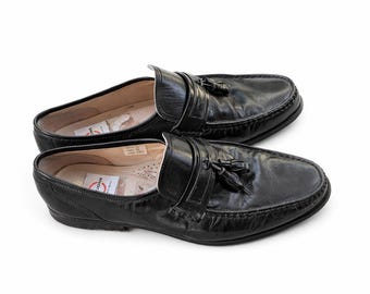 Black leather shoes men vintage slip ons loafers Size 42 EU/ 8 M UK/ 8.5 M USA