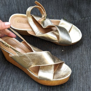 Gold yellow sandals clogs leather women platforms Size 39 EU/ 8.5 US/ 6 UK