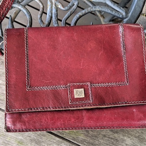 Red brown shoulder bag leather vintage women 1970 fashion handbag