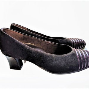 Brown suede leather pumps vintage medium heels women shoes Size 5 UK/ 38 EU/ 7.5 US