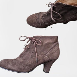 brown suede leather shoes boots women medium heels oxfords vintage laced small size 36 EU/ 3.5 UK/ 6 US