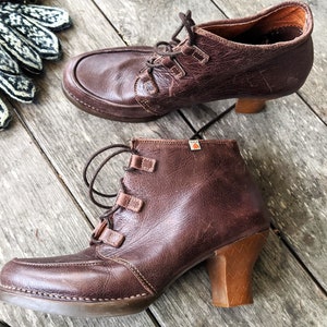 Brown vintage shoes ankle boots medium heels leather women laced ART Size 40 EU/ 9 US/ 6,5 Uk image 2