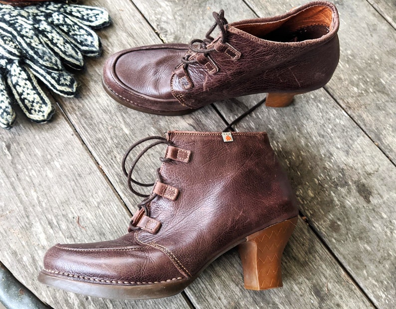 Brown vintage shoes ankle boots medium heels leather women laced ART Size 40 EU/ 9 US/ 6,5 Uk image 2