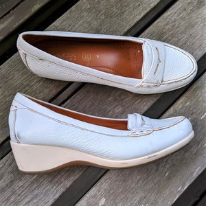 White vintage shoes women pumps leather GEOX  comfy Size 40 EU/ 9 US/ 6.5 Uk